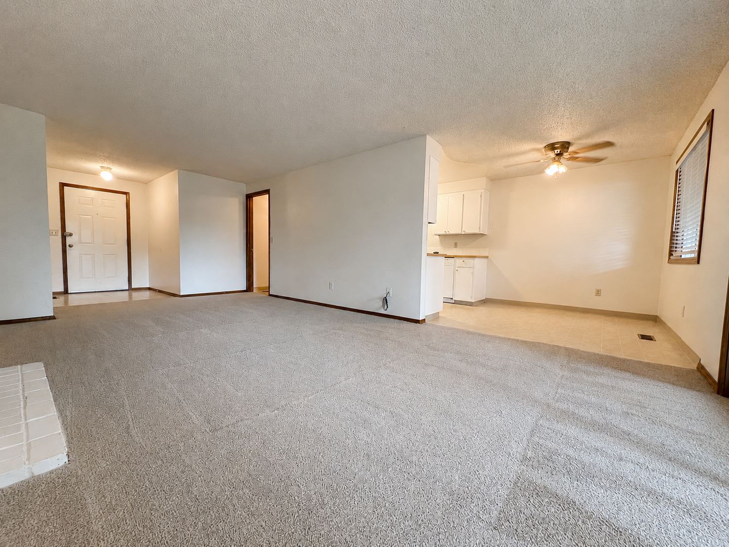 Charming Gresham Gem on a Quiet Cul-de-Sac – Attached Garage & Convenient Location! – photo 4