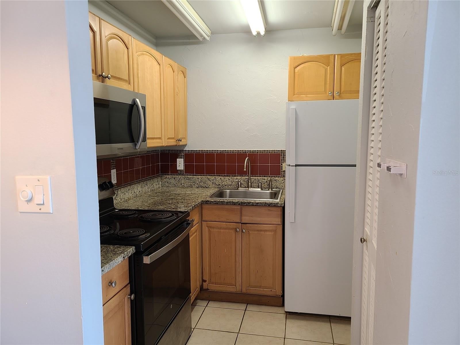 2763 WOODGATE Lane – photo 3
