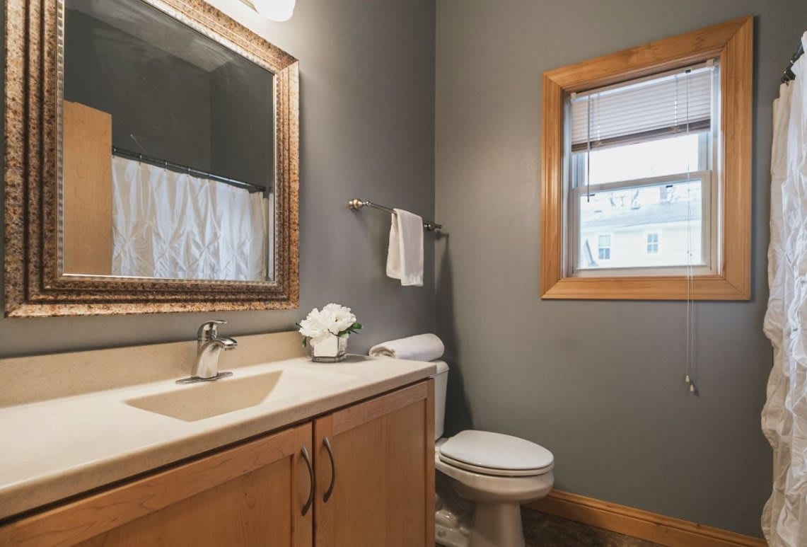 1641 North Franklin Place – photo 4