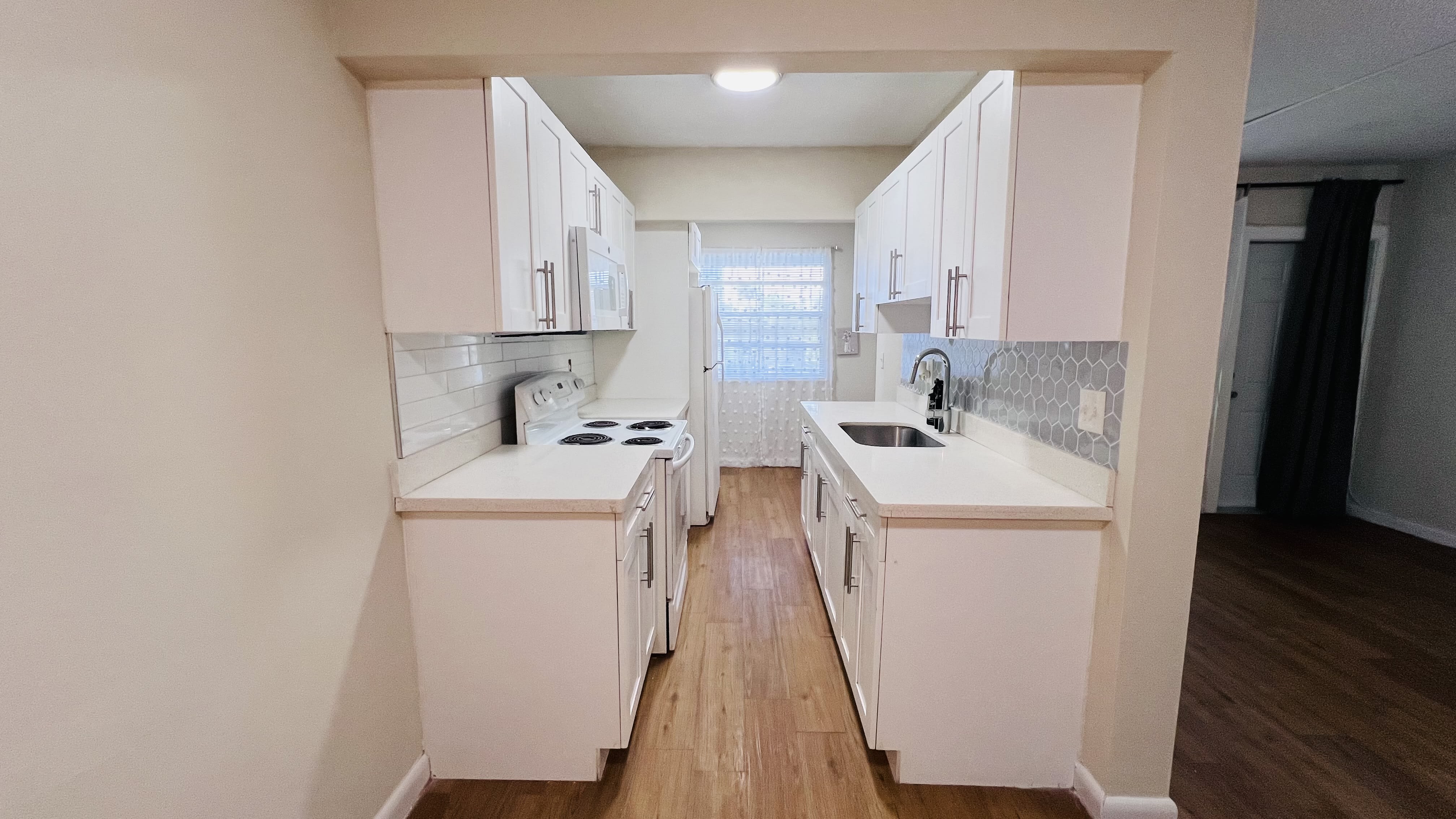 1100 Ne 1st Ct – photo 5