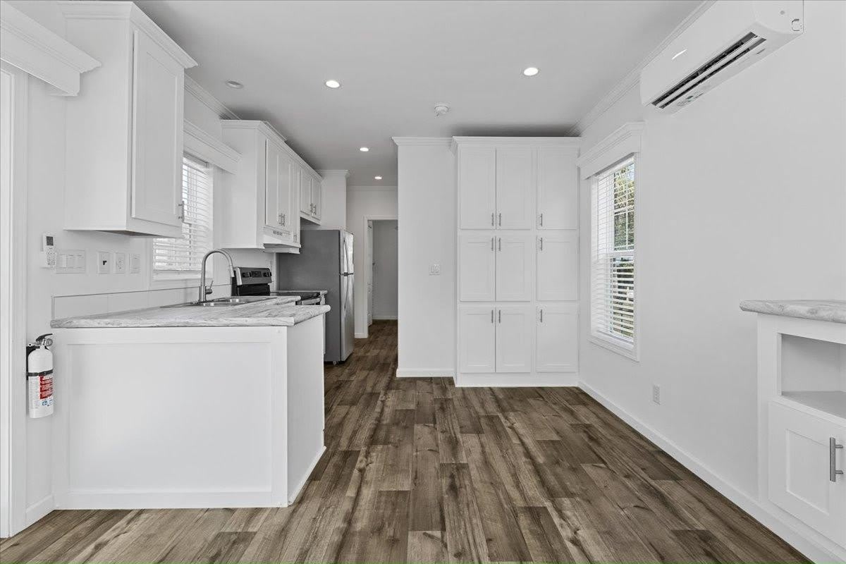 14035 W River Road – photo 4