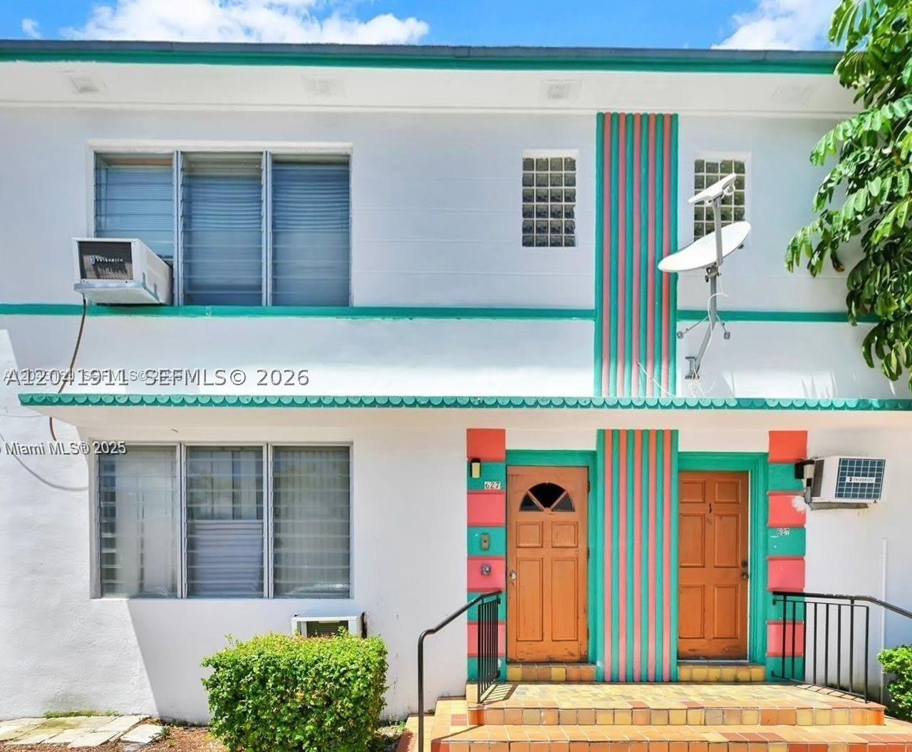 641 10th St – photo 1