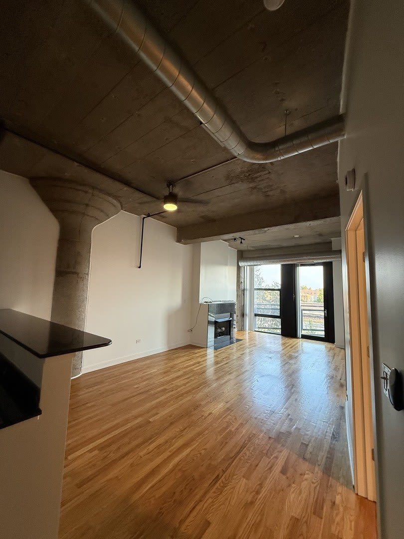 1071 W 15TH Street – photo 2