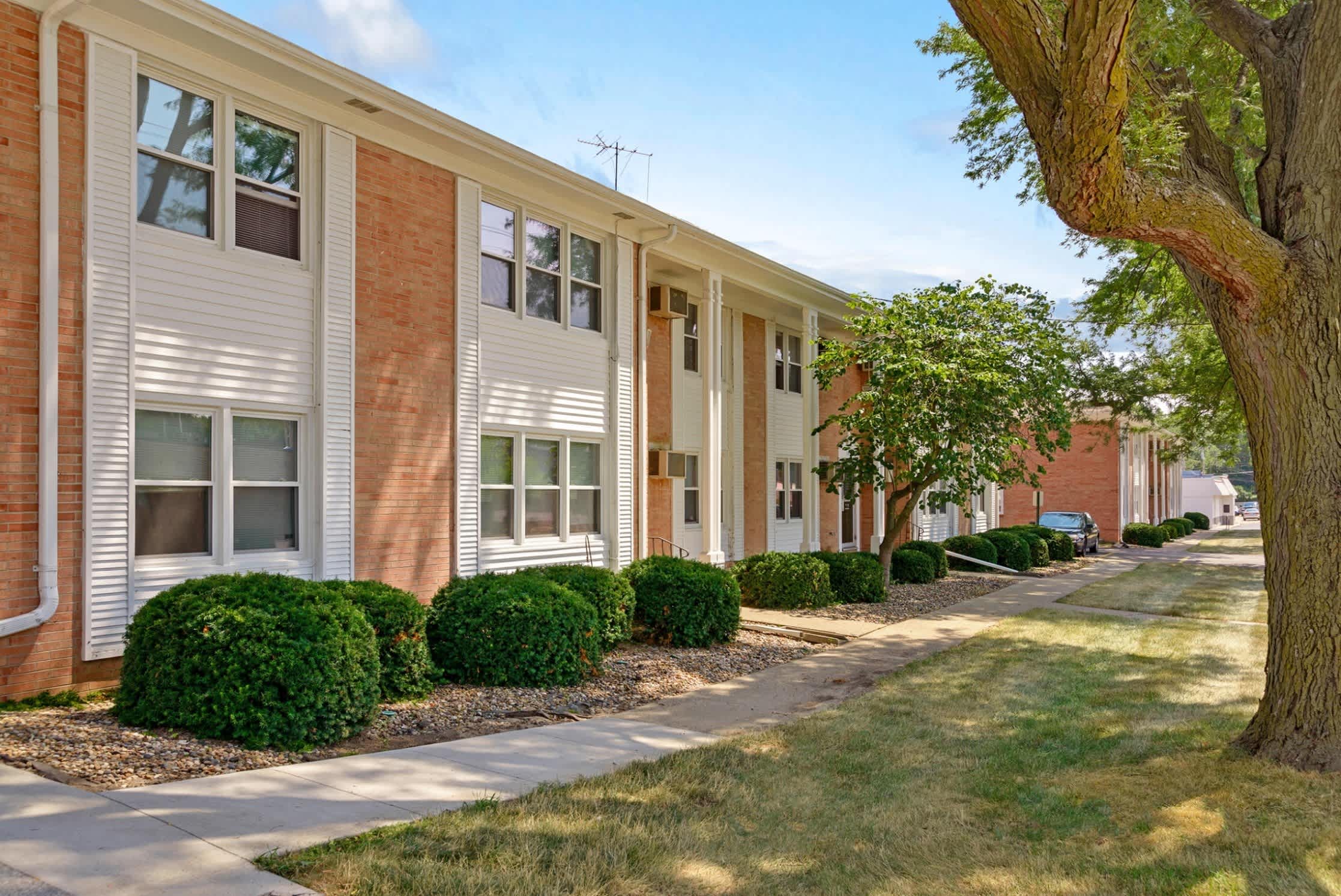 Plaza Manor – photo 1