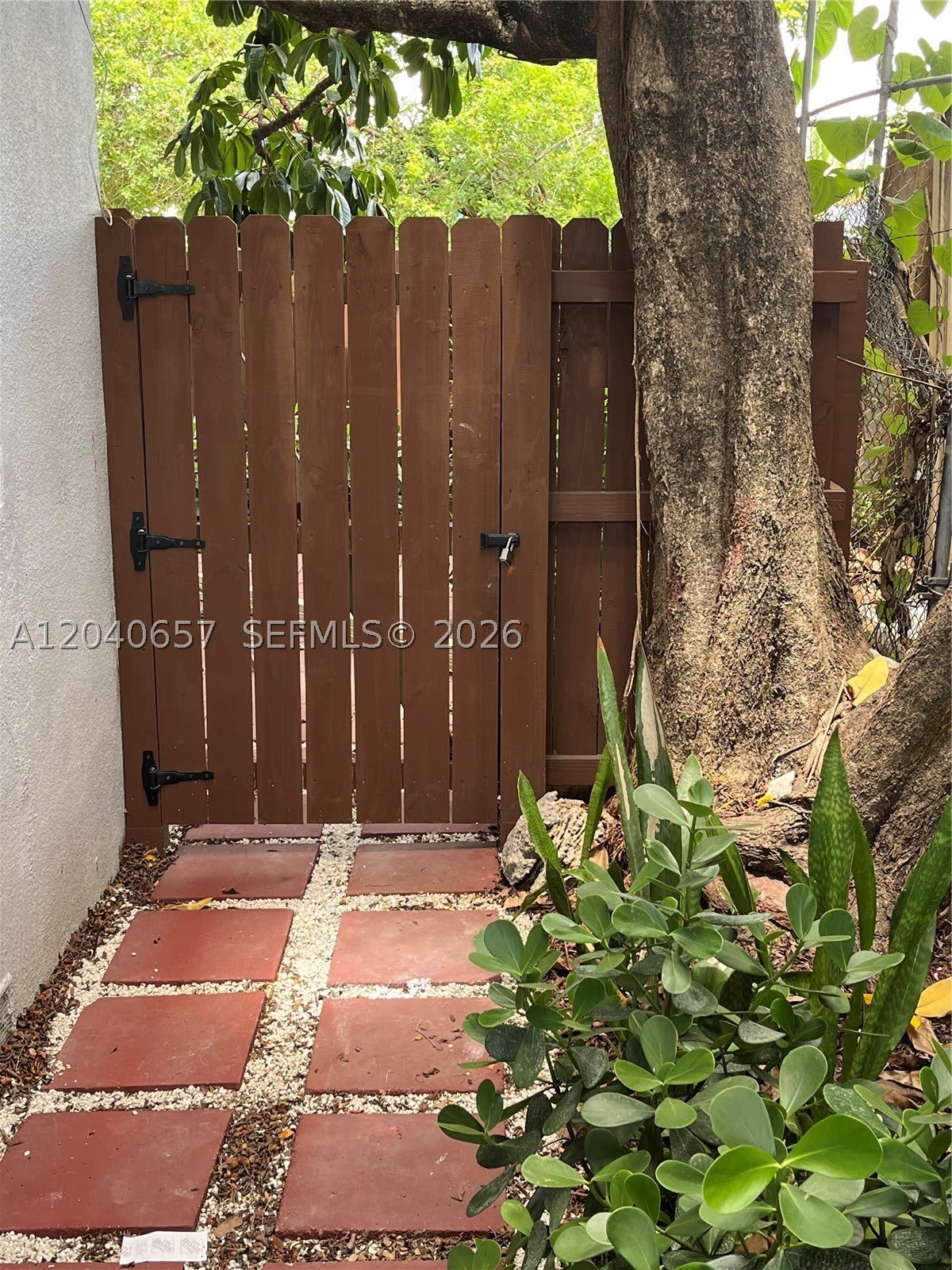 820 Sw 31St Ave – photo 1