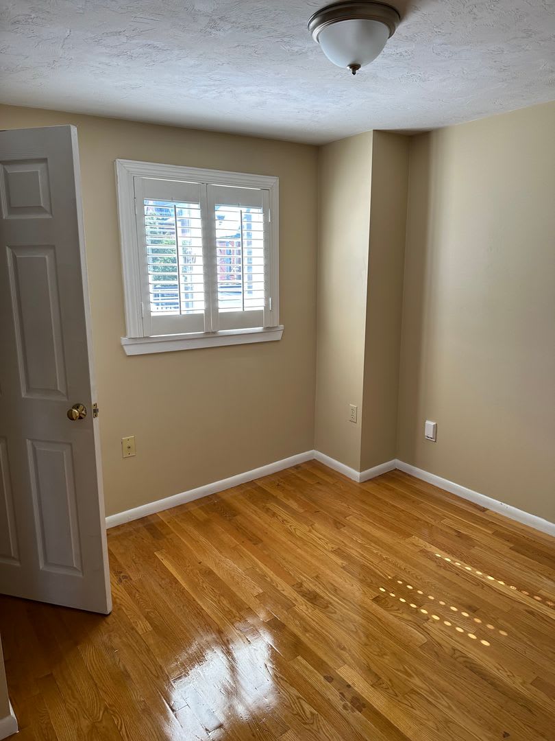 Nicely renovated pet friendly 2 bed in South Boston! – photo 3