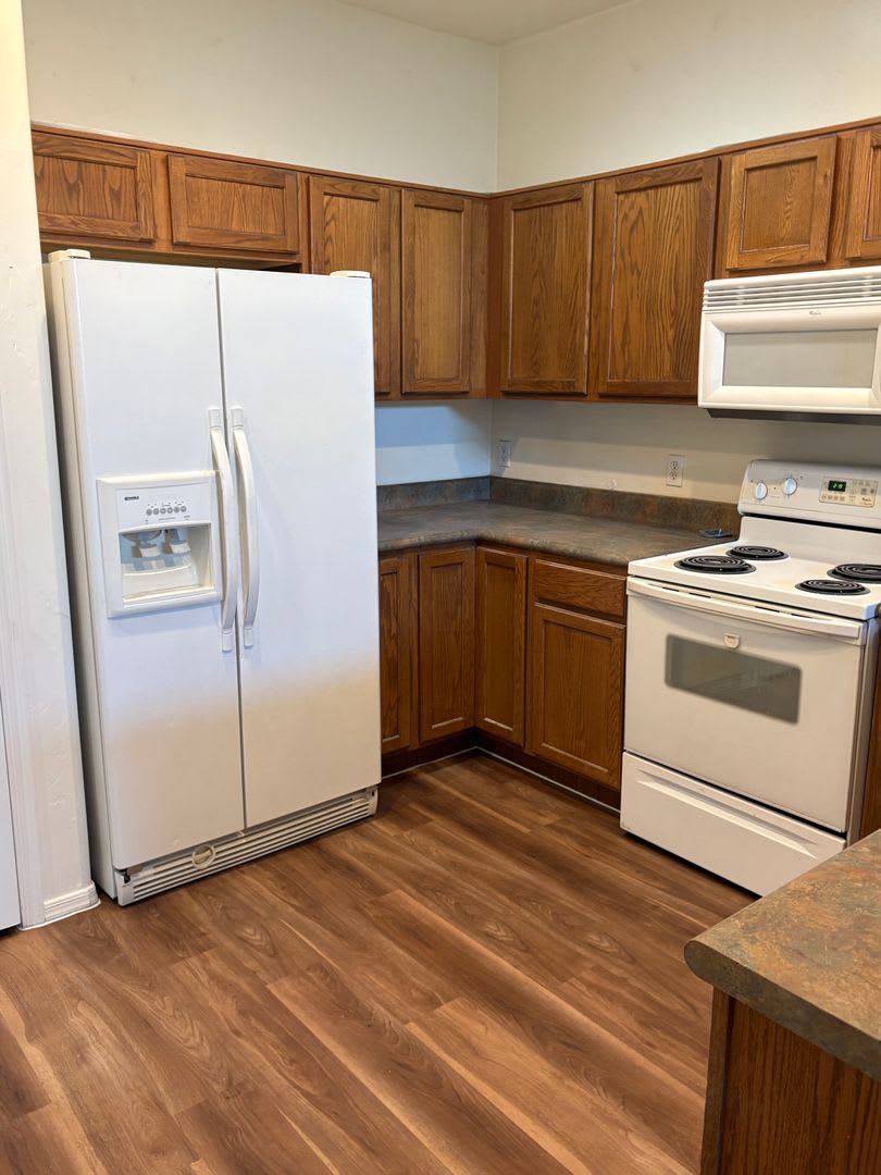 Must See 3 bedroom home! Near Downtown and A Mountain! A/C! Split Level! – photo 5