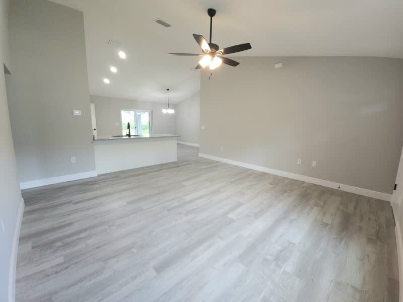 1749 W Lorraine Dr – photo 4