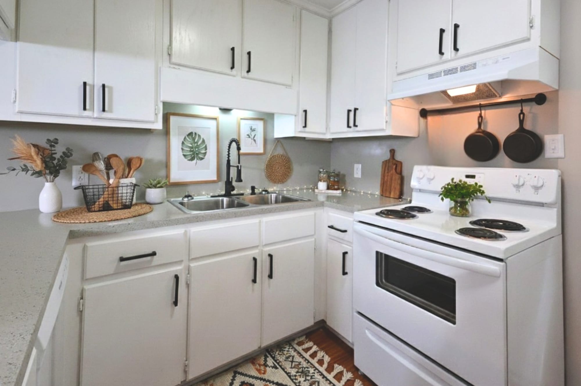 Edgewood Apartments – photo 2