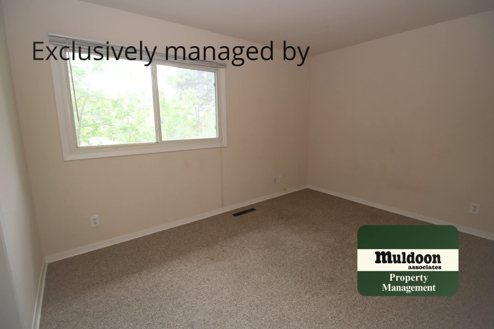 Available soon! Large Three Bedroom Home-East Colorado! – photo 5