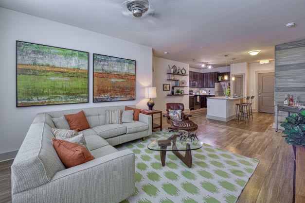 4700 Colonnade – photo 1