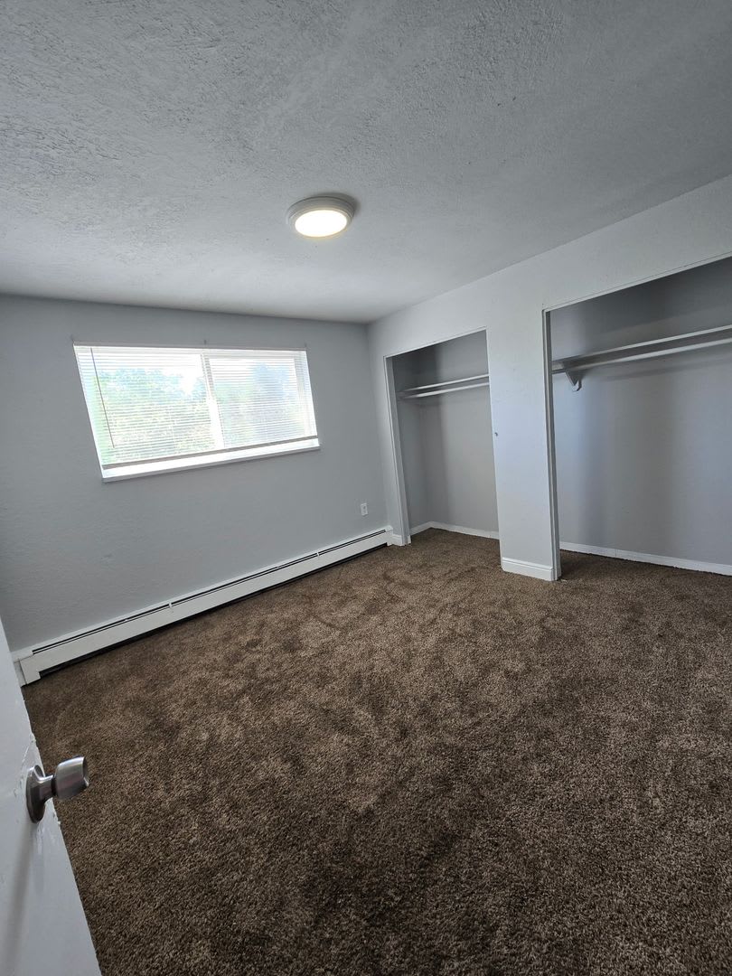 1666 Clinton St – photo 4