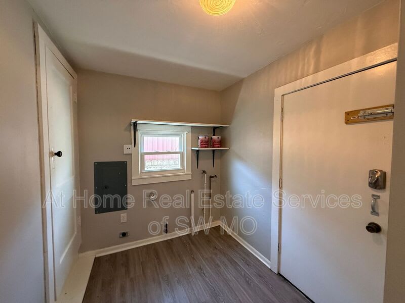 1465 E Seminole St – photo 5