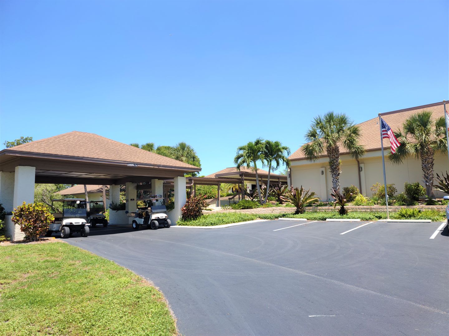 Bird Bay Village Annual Rental – Furnished 1st Floor Unit with Covered Parking – photo 2