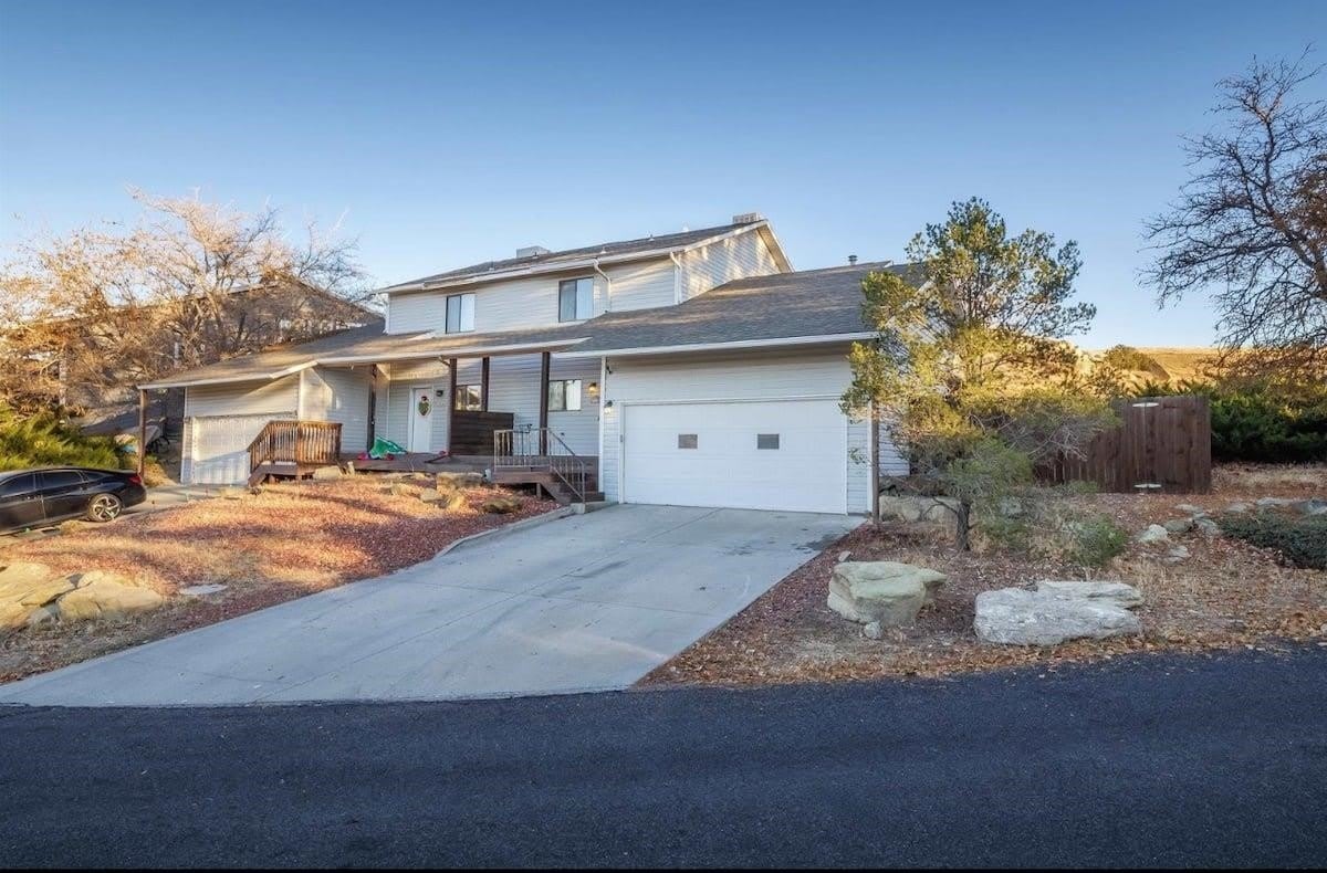 380 Explorer Court – photo 2