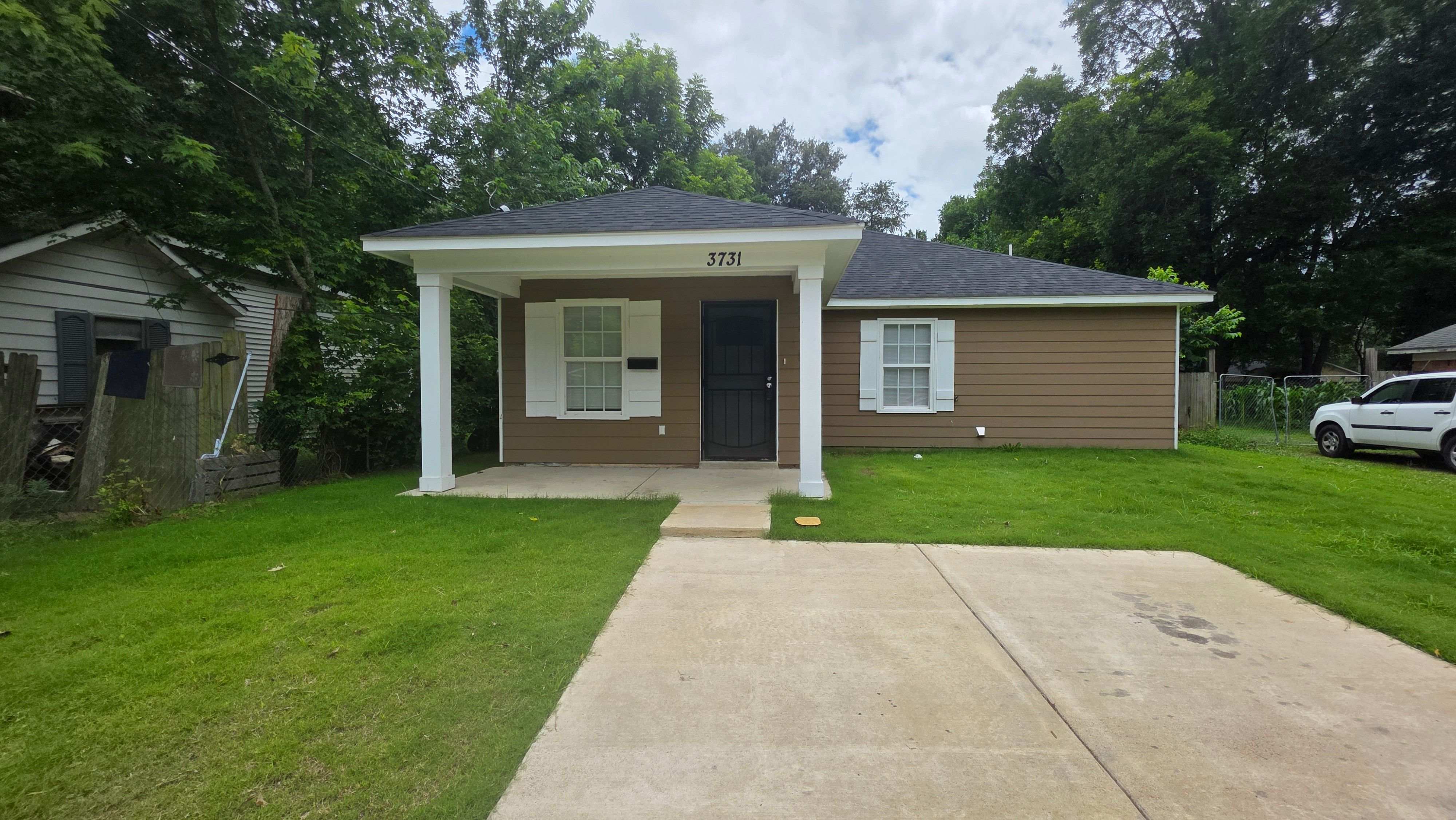 3731 Whittier Rd – photo 1