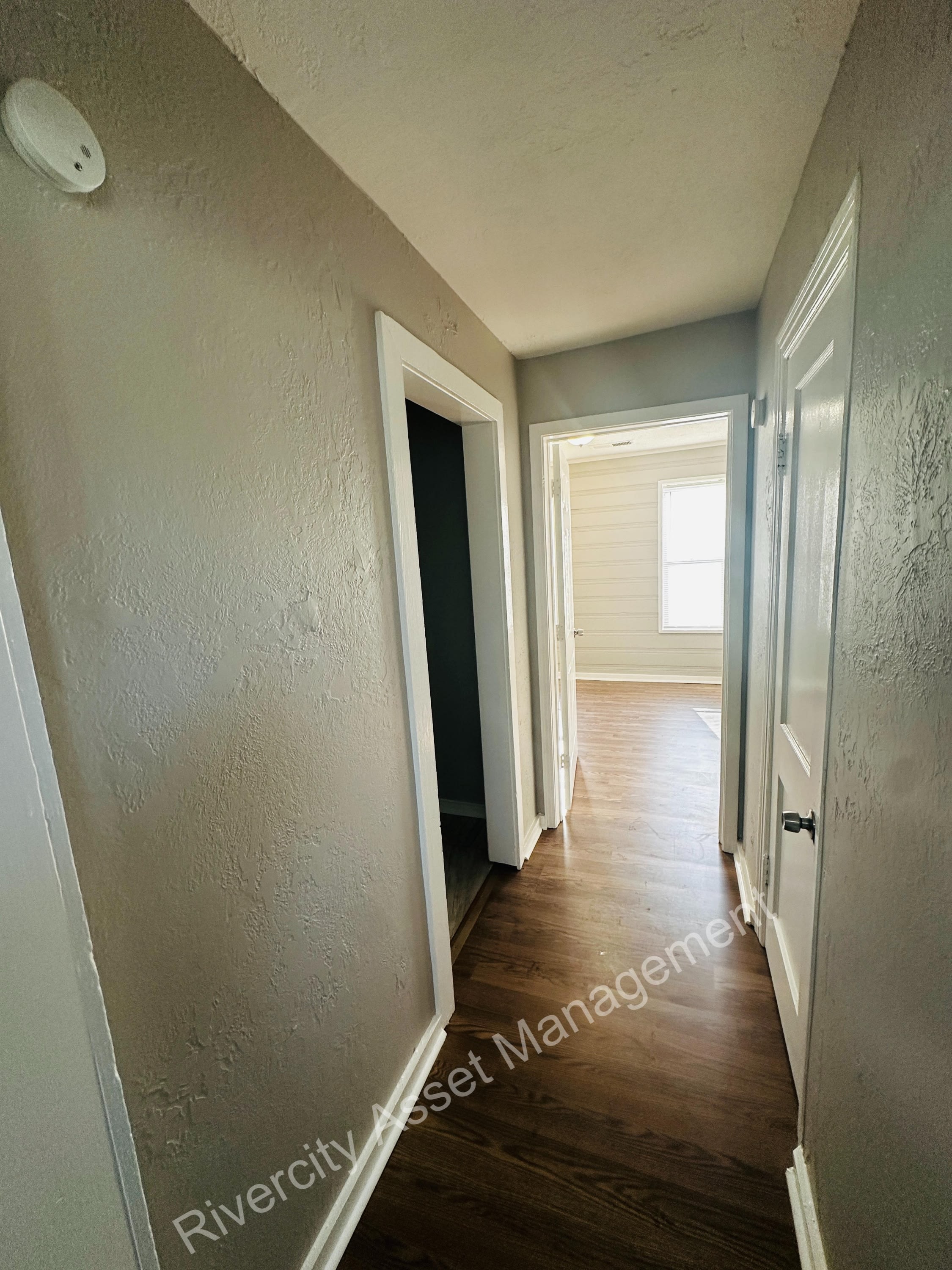 1911 The Oaks Avenue – photo 5