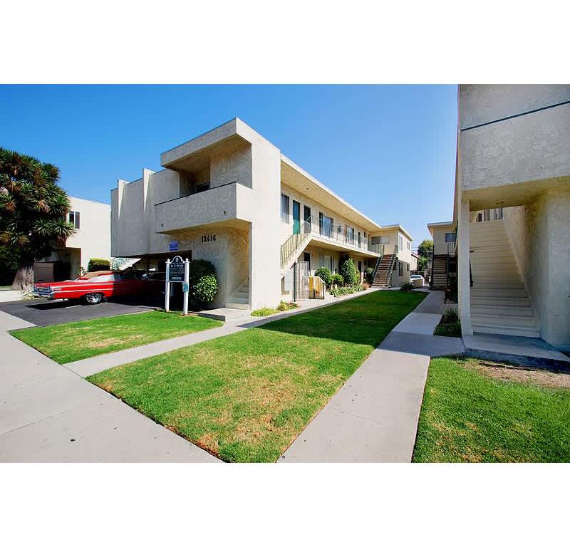 12616 12620 Caswel Avenue – photo 4