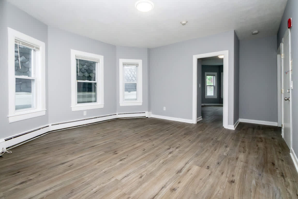23-25 W Wyoming Ave – photo 1