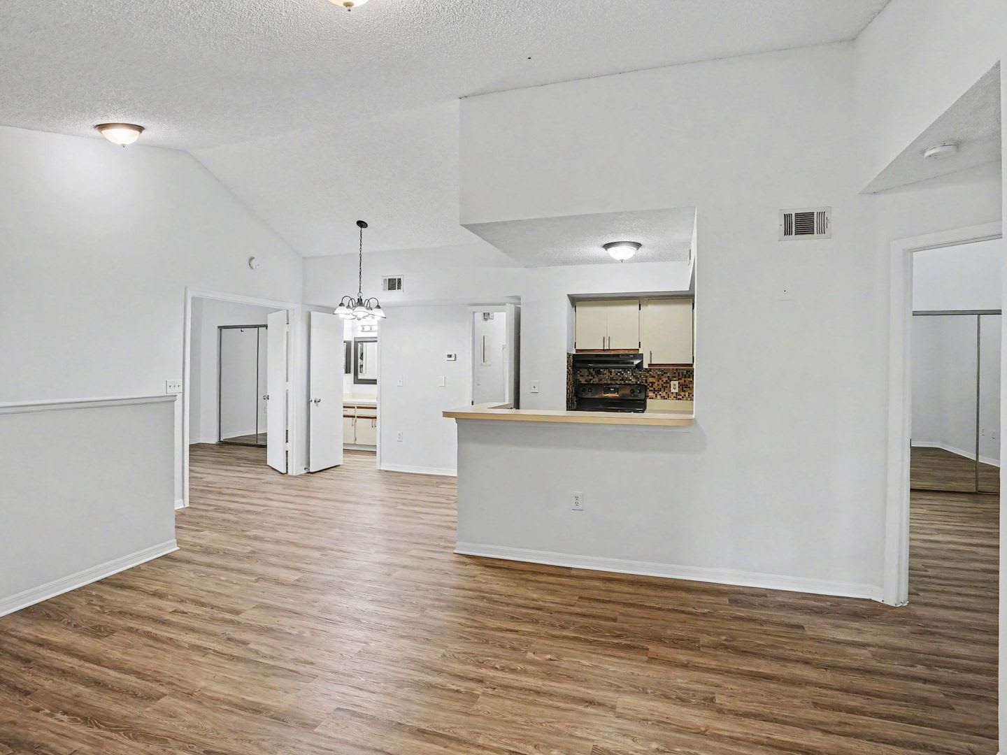 Beautiful Condo with 2-bedroom and 2-bathroom in Bella Vista – photo 5