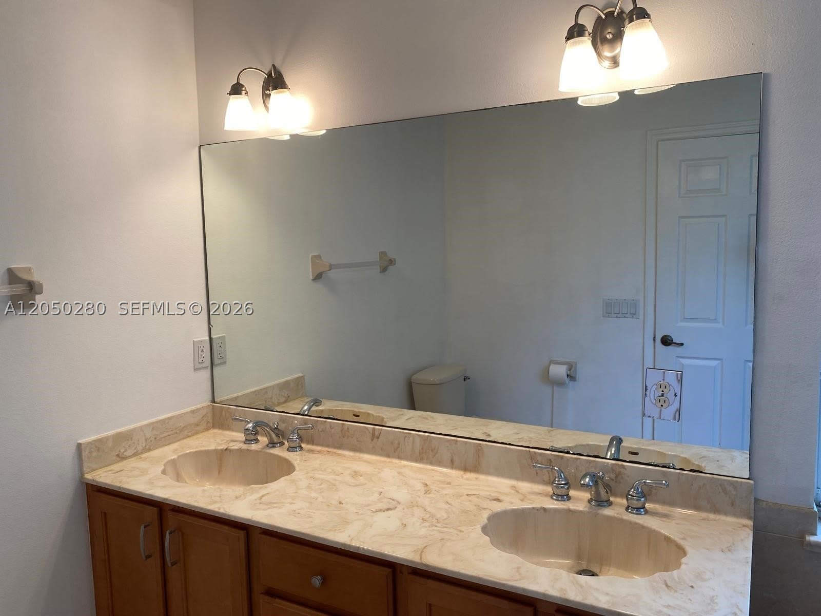 6432 Las Palmas Way – photo 4