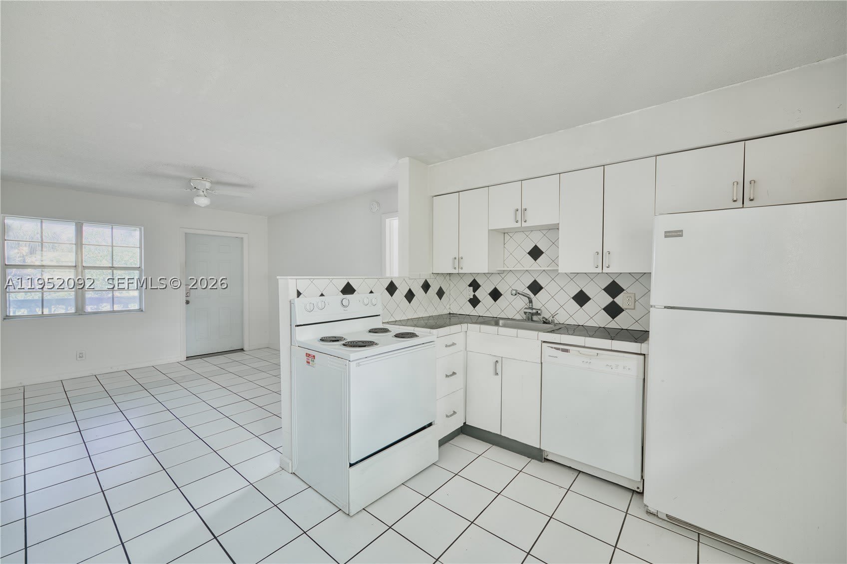 400 SE 31st St – photo 3