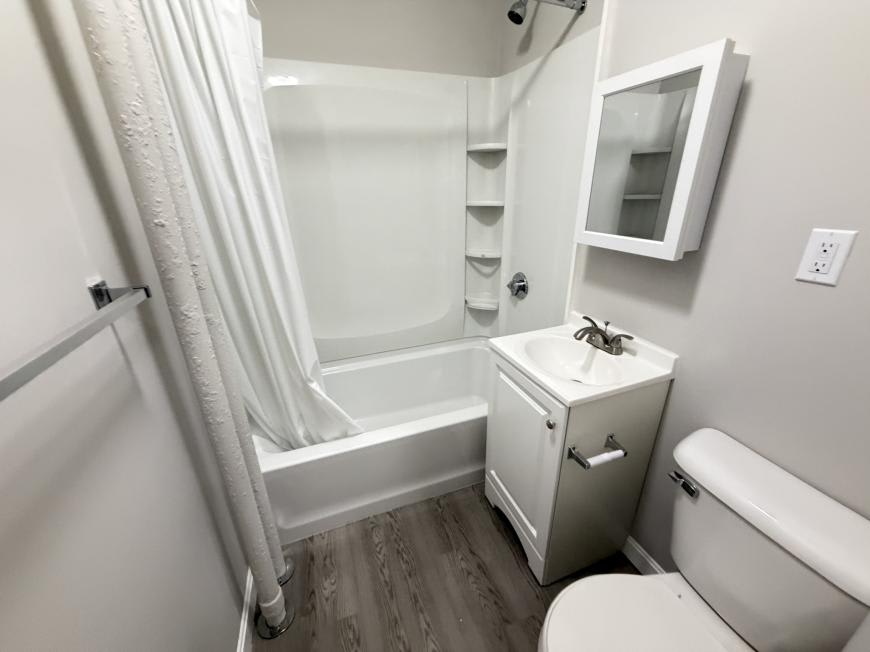 64 Woodstock Ave. – photo 4
