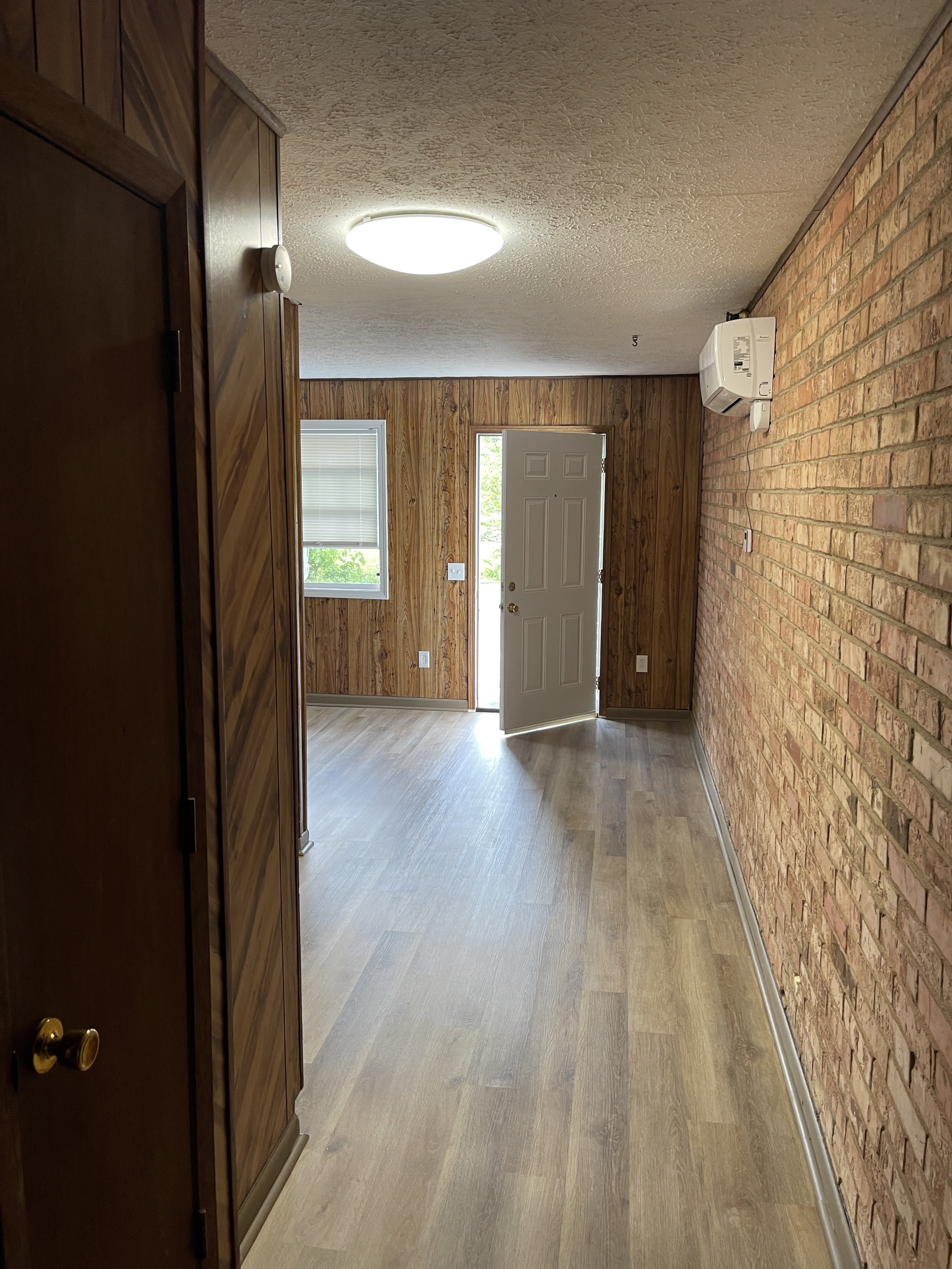 539 E Morgan St – photo 5