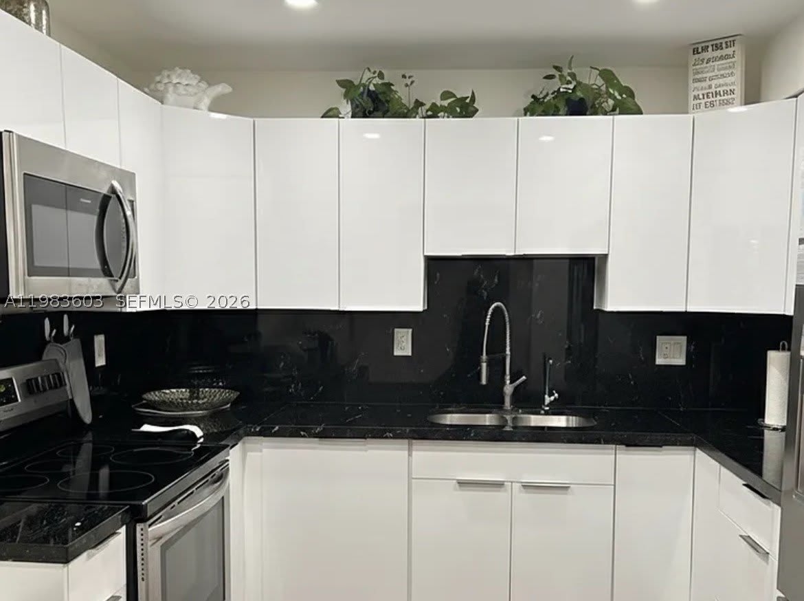2450 NE 135th St – photo 5