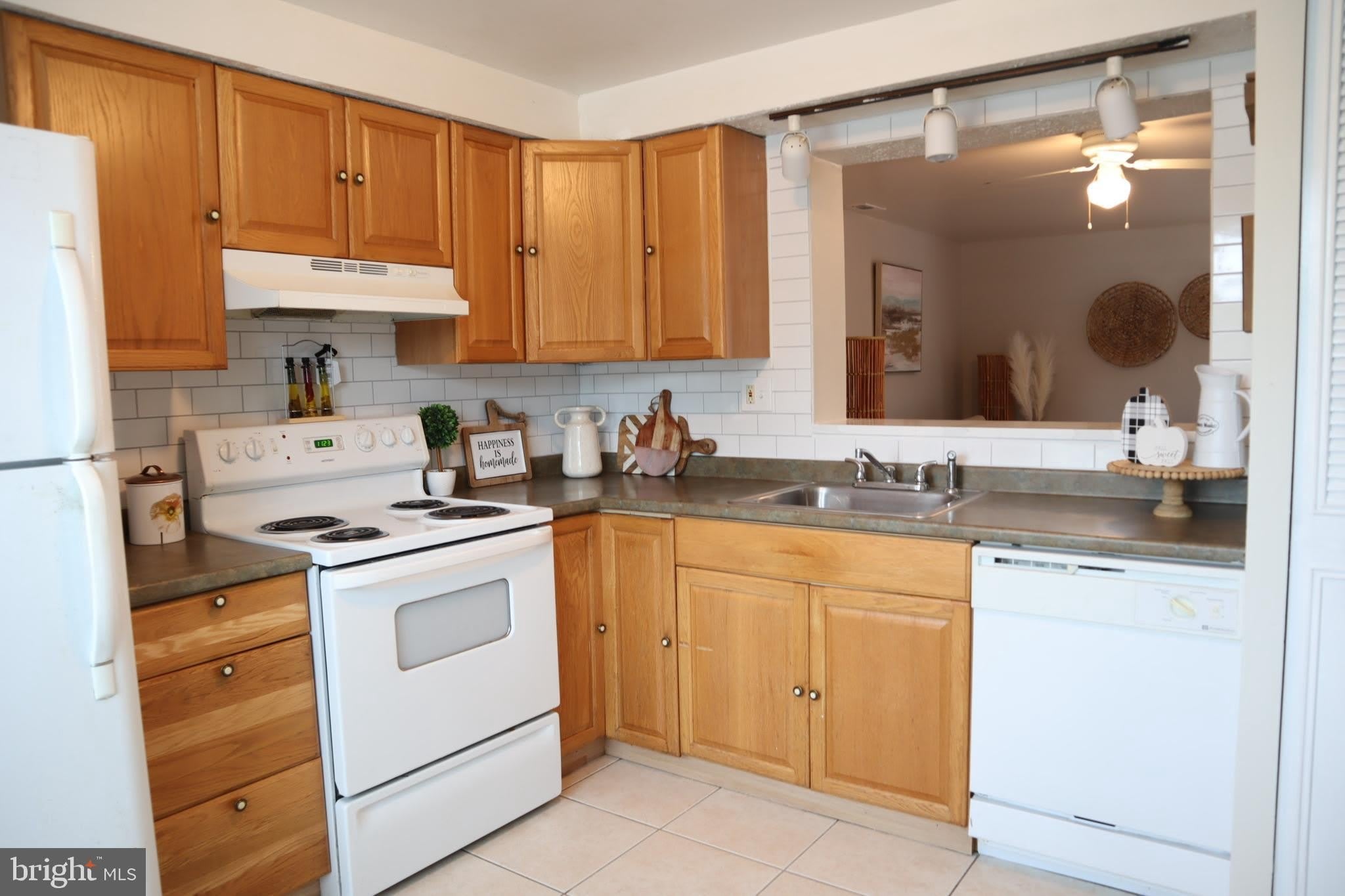 39 VICTORIA MANOR Court – photo 4