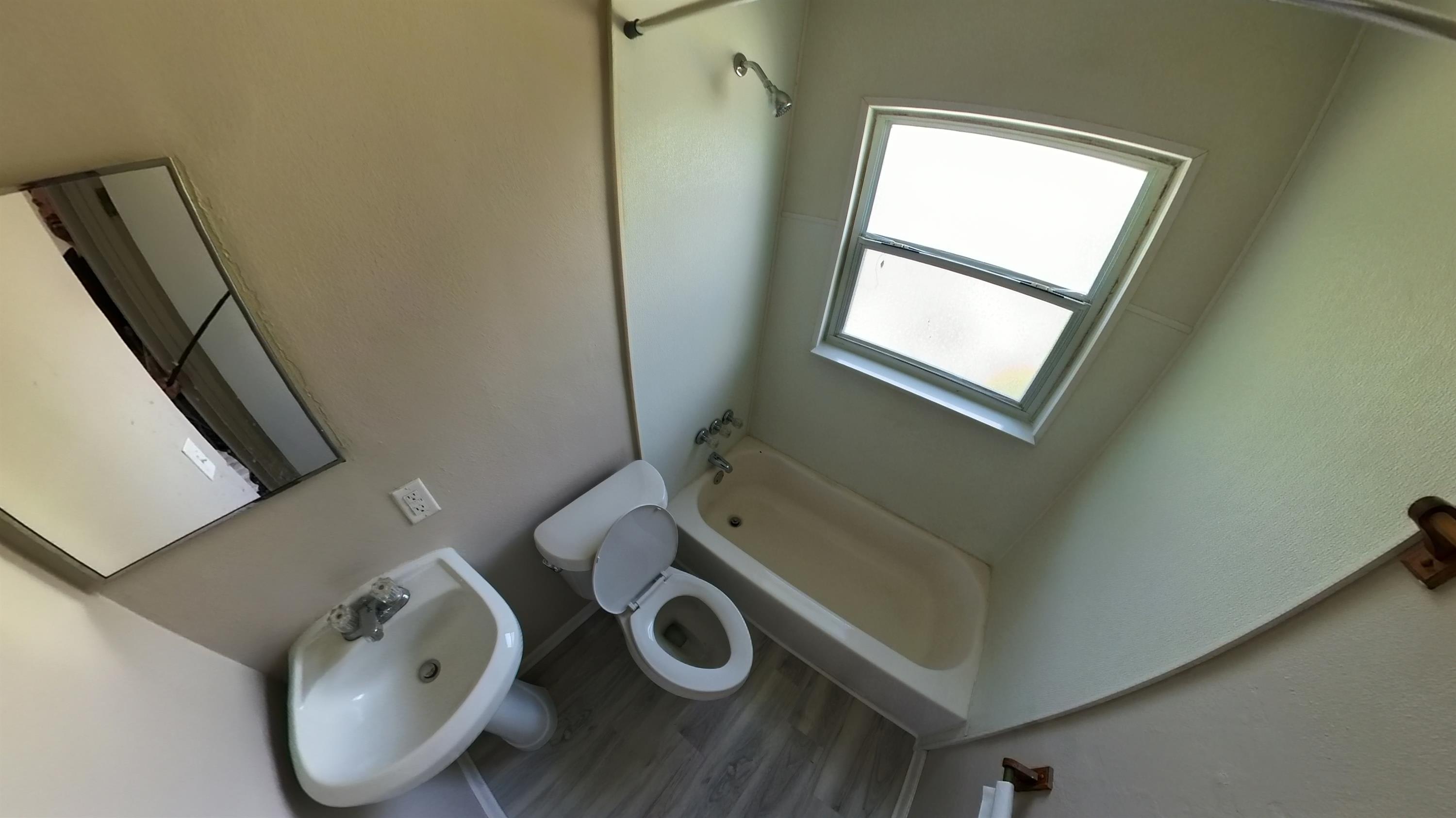 601 W Jackson St – photo 2