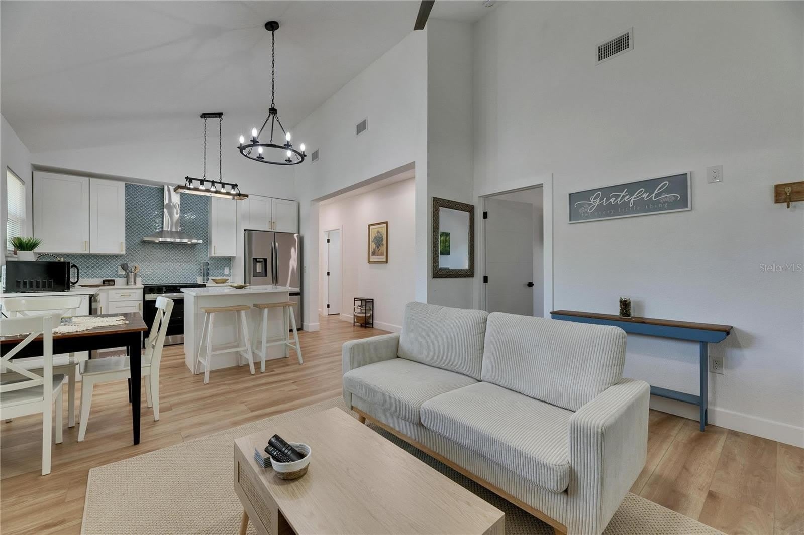 1021 E 25Th Avenue – photo 5