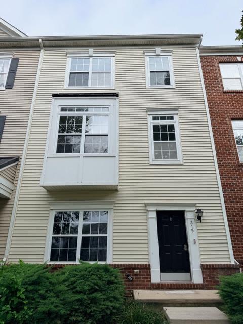 319 South Parkway Drive – photo 2