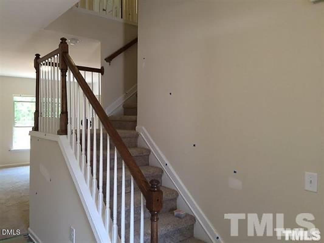 522 Denhoff Drive – photo 4