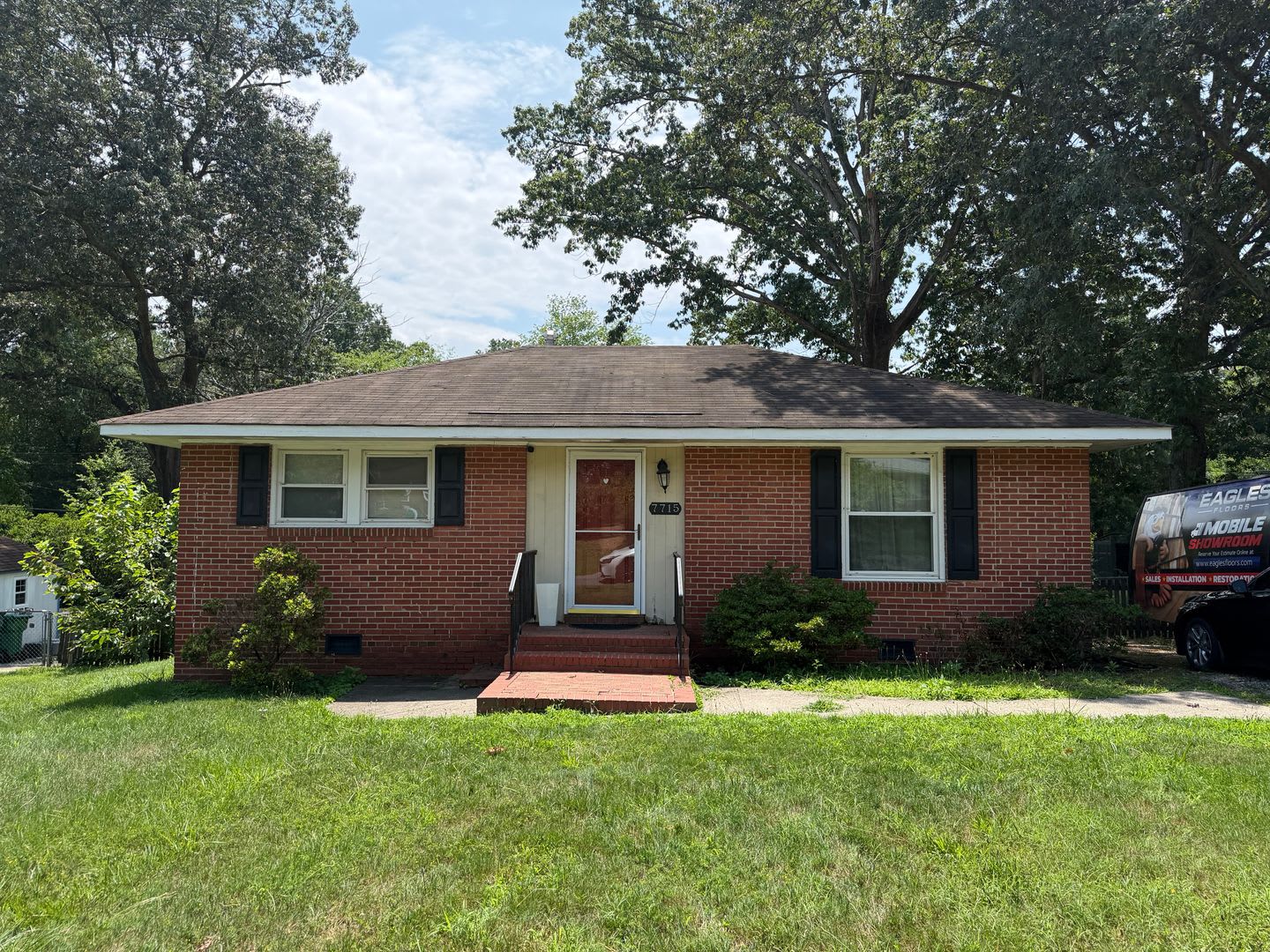Charming 2 Bedroom Home with Spacious Yard in Henrico! – photo 1