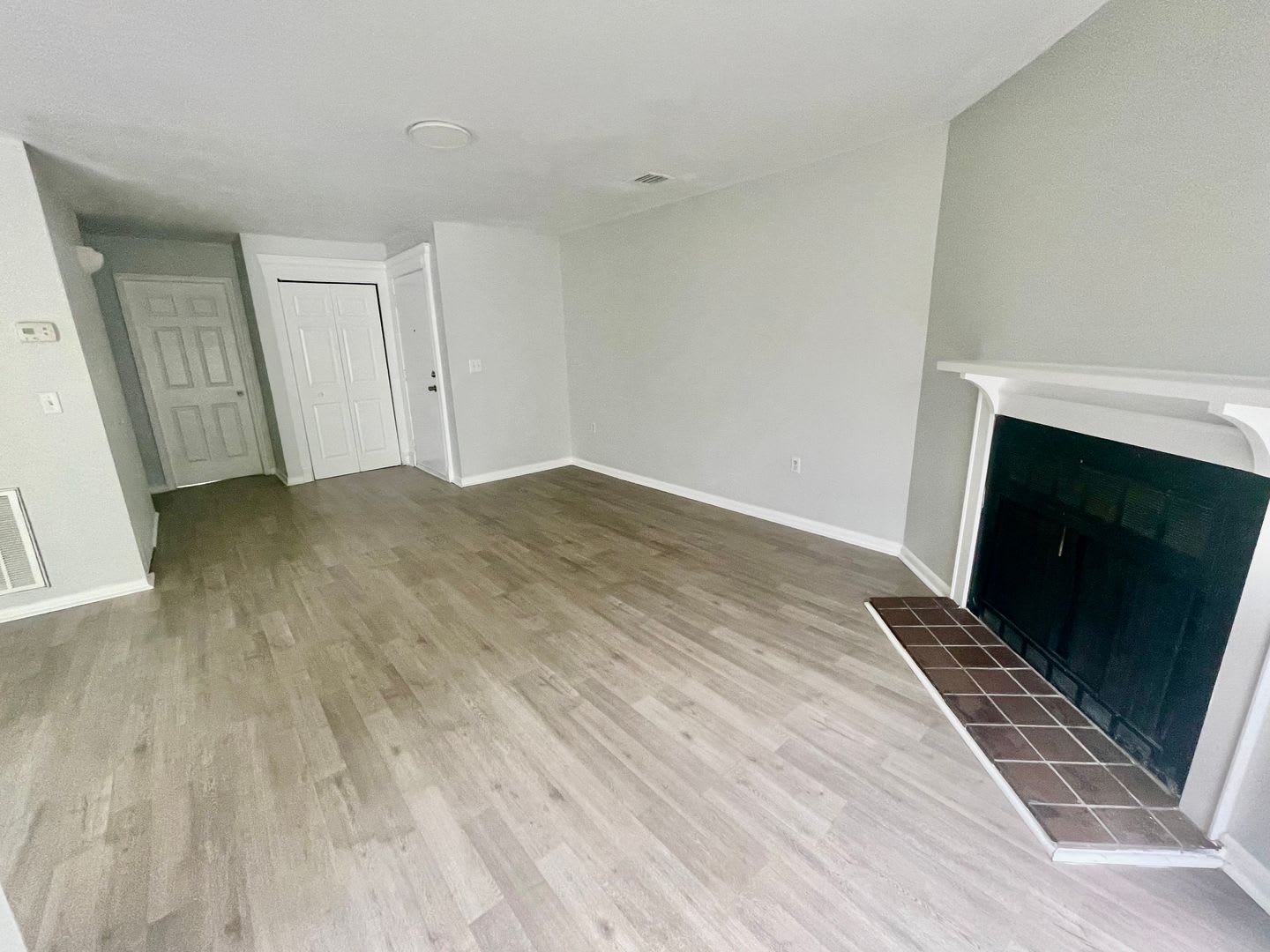 Top Floor 2 Bedroom 2 Bath Residence In Charlotte – photo 3