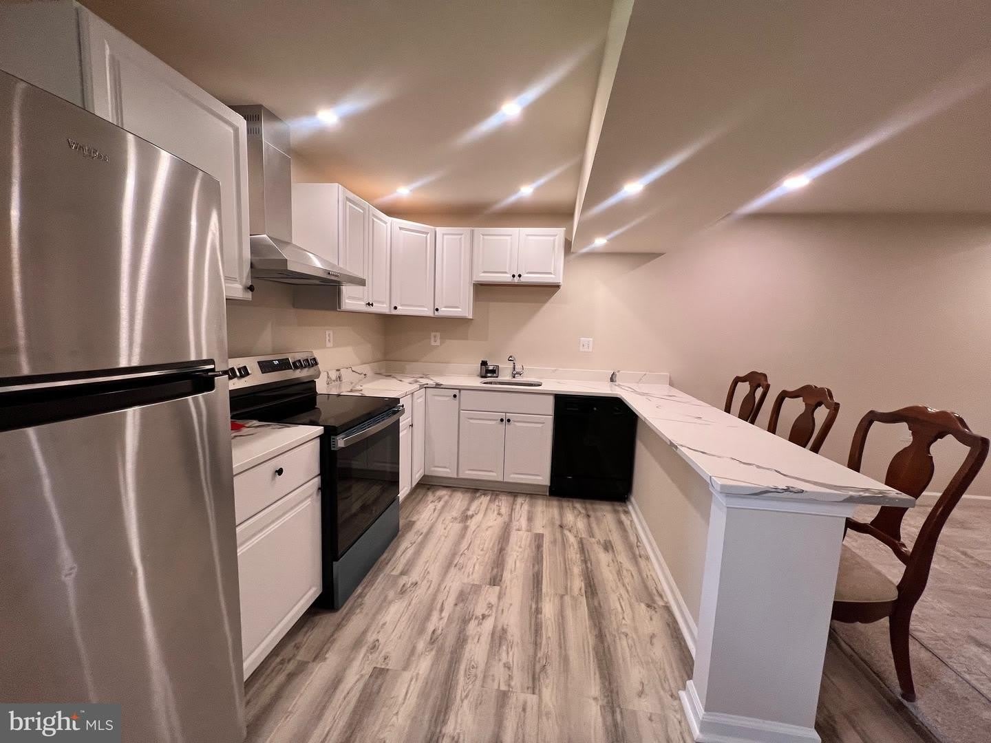 407 APRICOT ST – photo 5