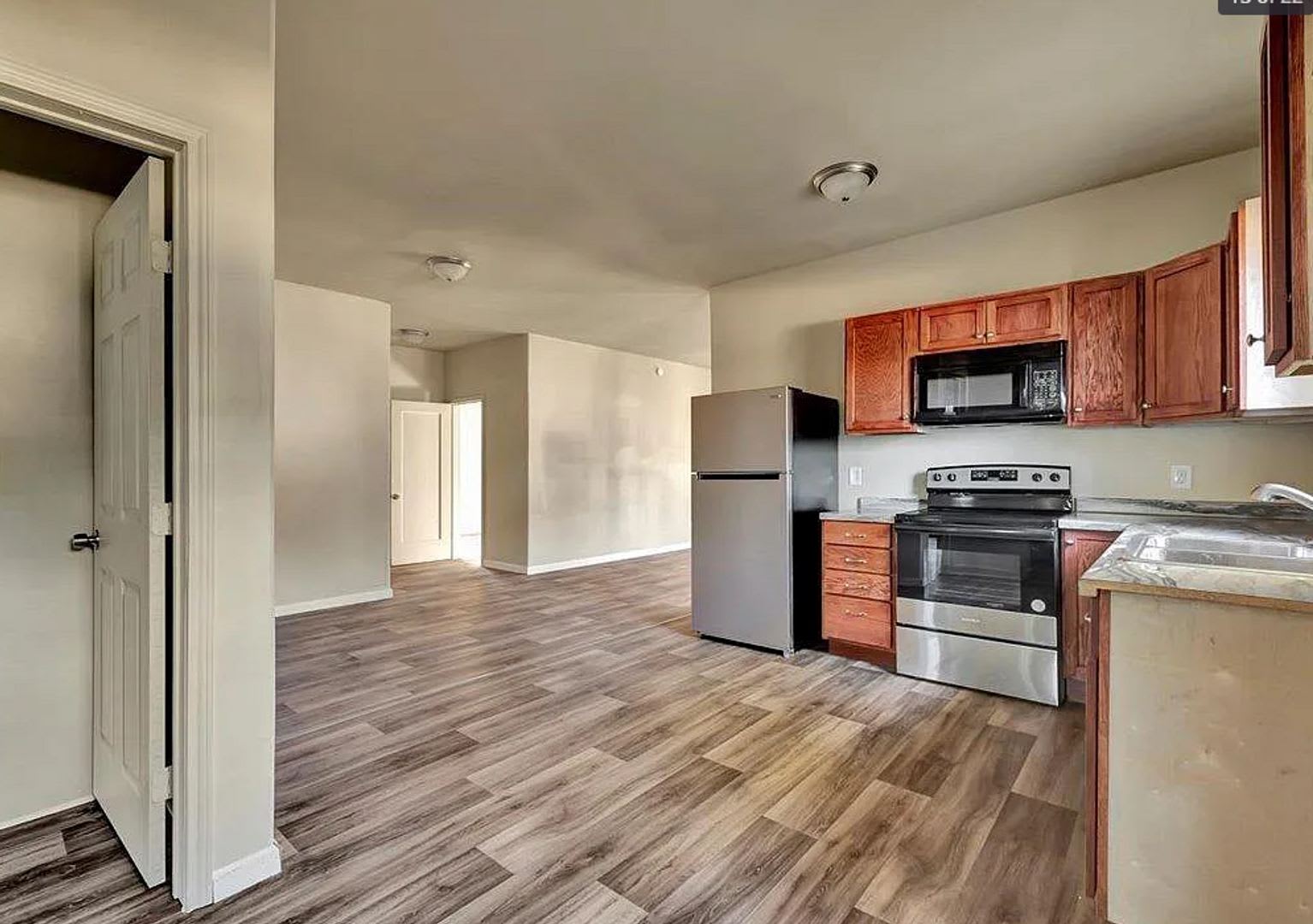 Cute 3 Bedroom 2 Bathroom Home! Available Now – photo 3