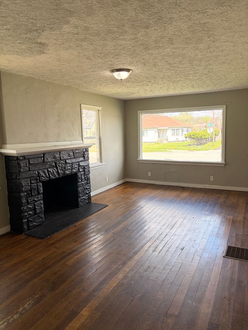 2 bed 1 bath house with basement – photo 3