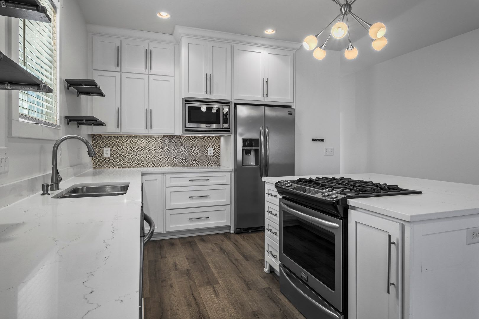 Modern 3 bedroom Home in East Nashville Close to the Most Popular Places in Nashville! – photo 2