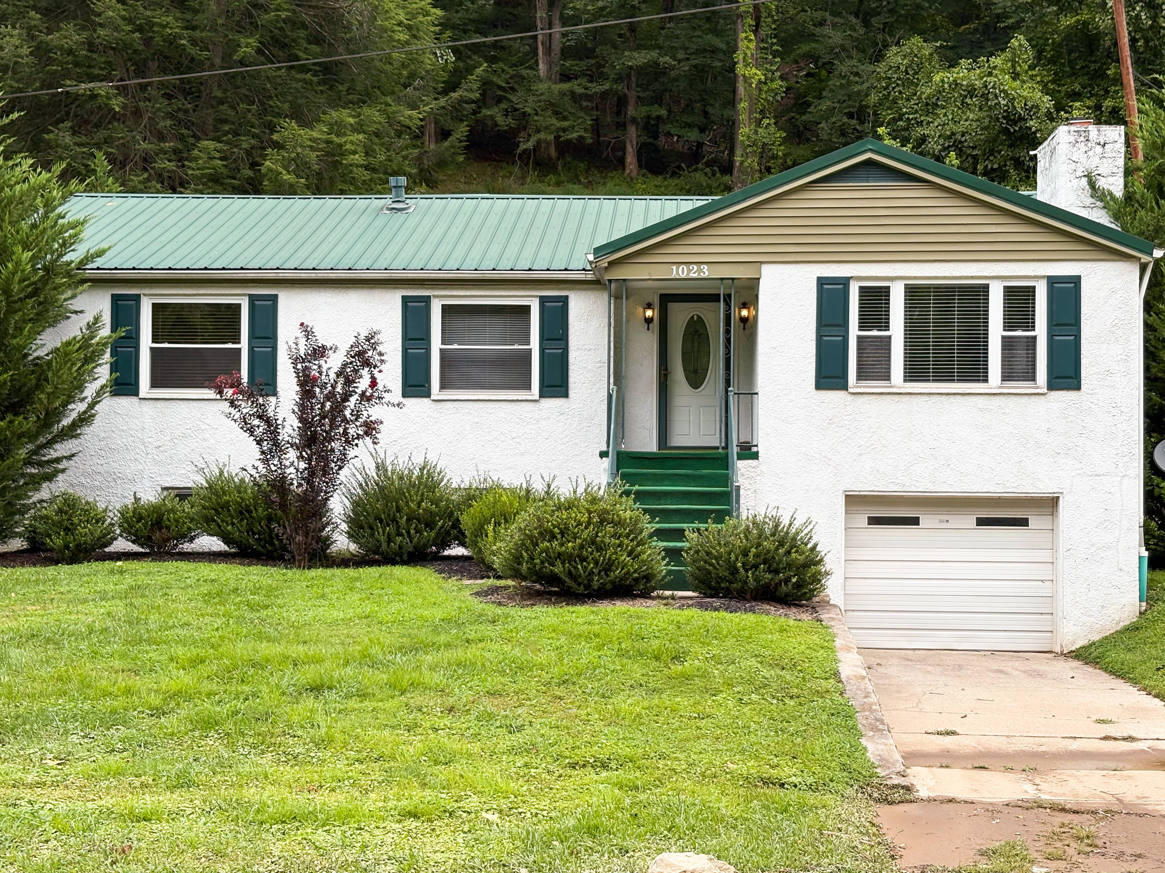 1023 Kanawha State Forest Dr – photo 1