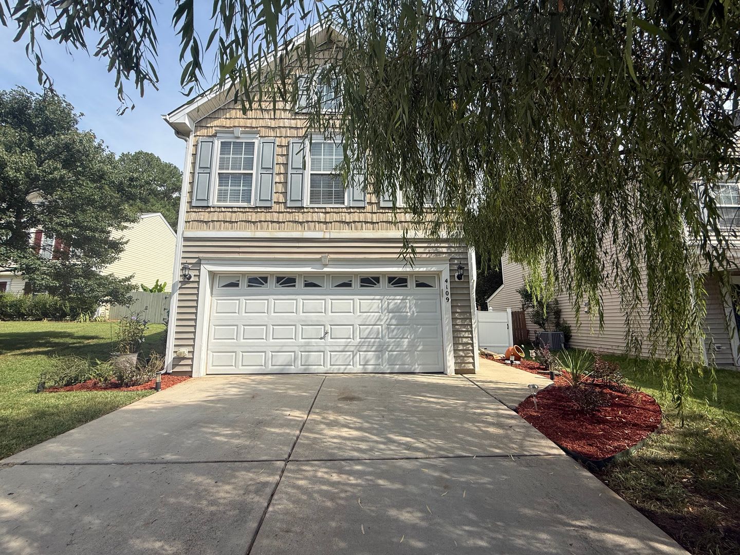 Charming 3Bd 2 5Ba Raleigh Home With A Fenced Yard With Easy Access To Downtown Raleigh And Nearby Shopping Dining Options – photo 1