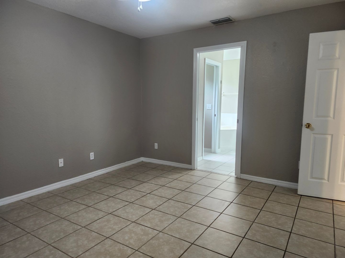 3 BED 2 BATH SINGLE FAMILY HOME ON FRESH WATER CANAL WITH DOCK – photo 4
