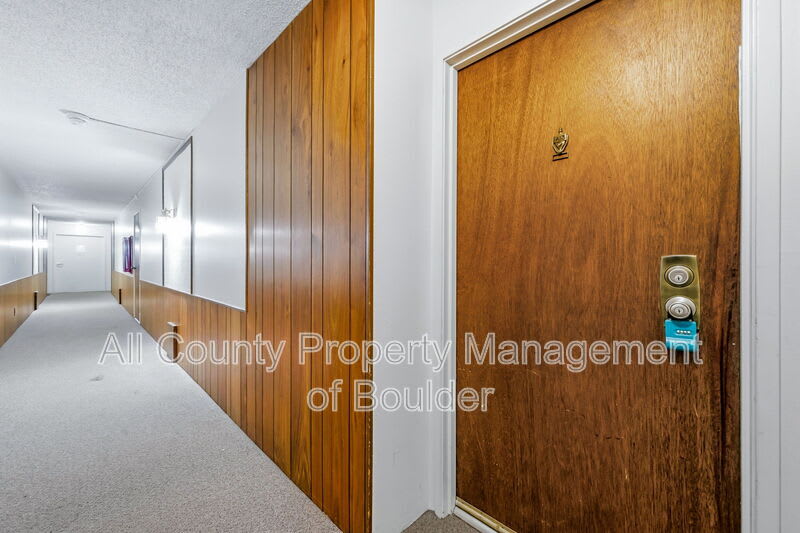 600 Manhattan Drive – photo 3