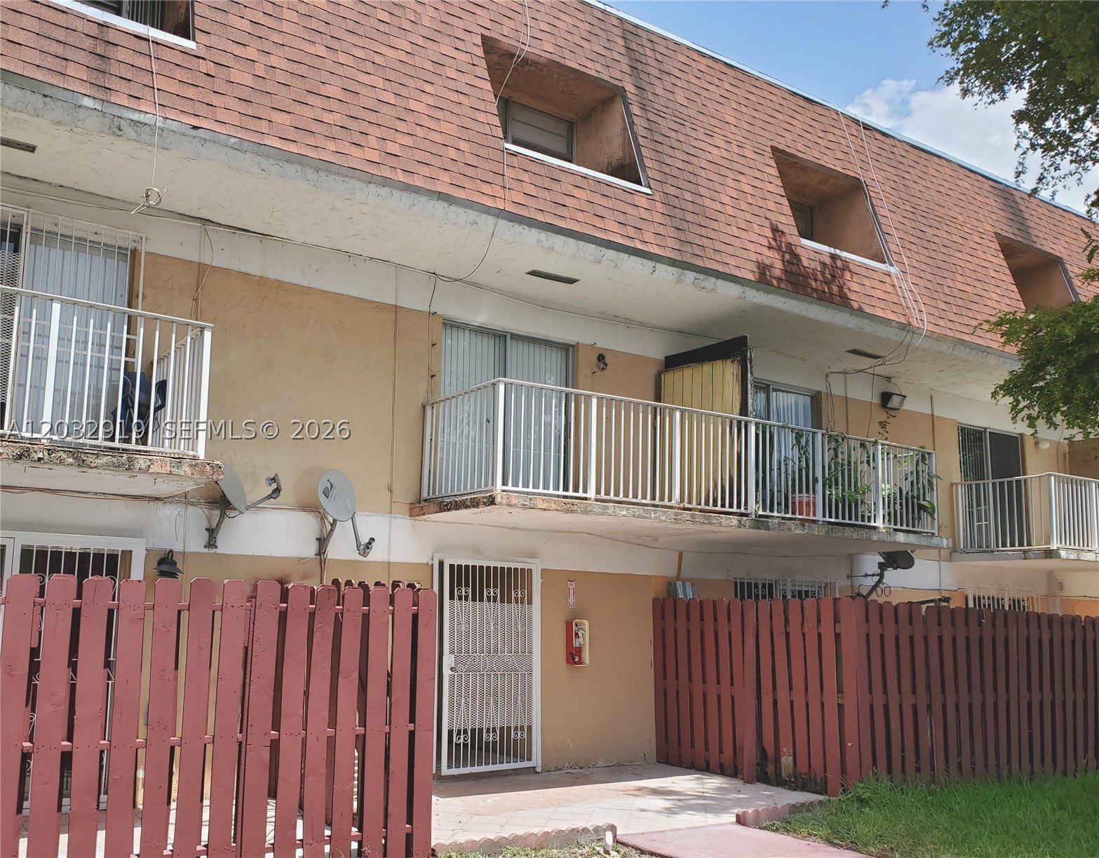 250 NW 107th Ave – photo 1