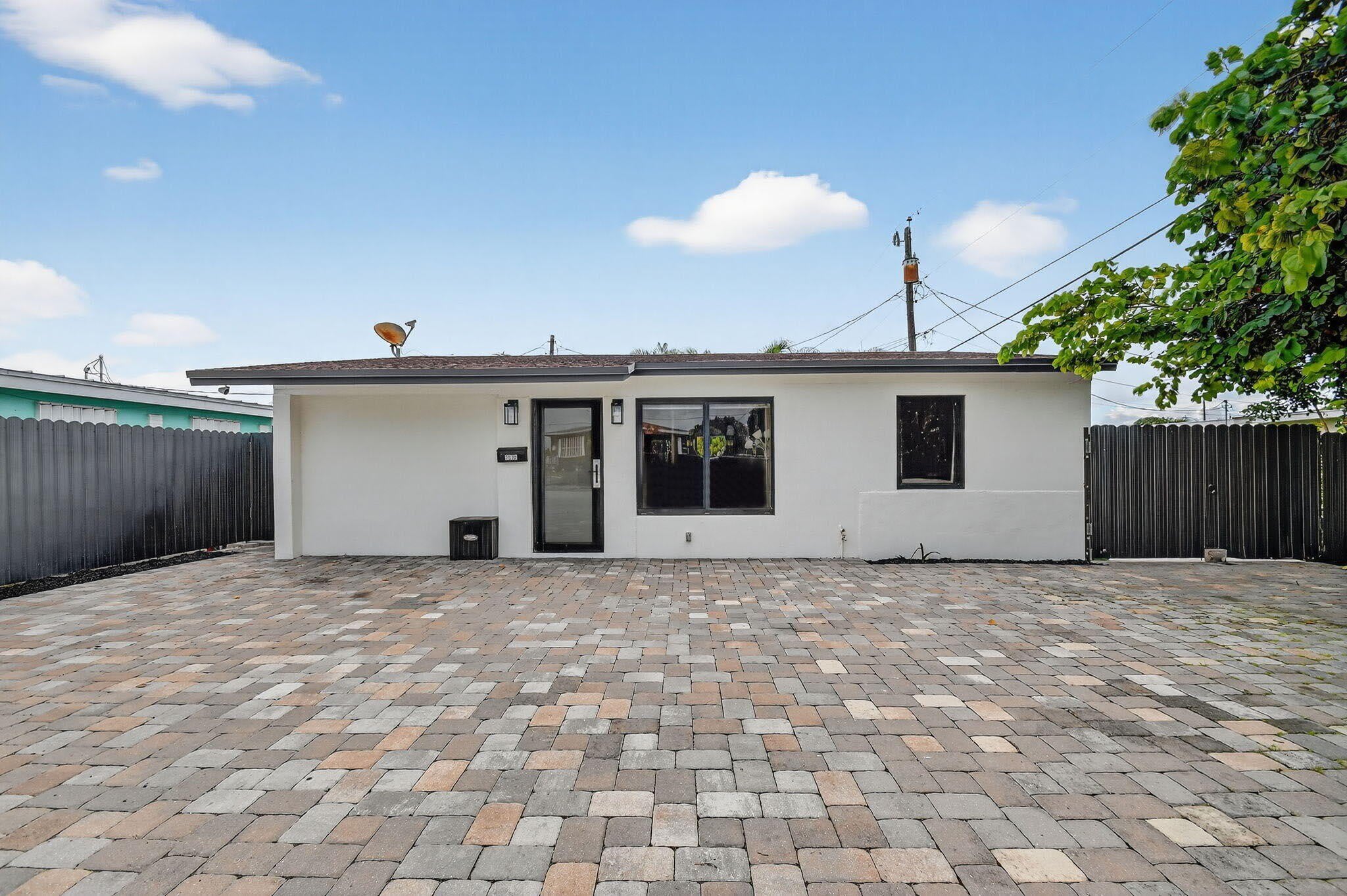 5008 Parker Avenue – photo 1