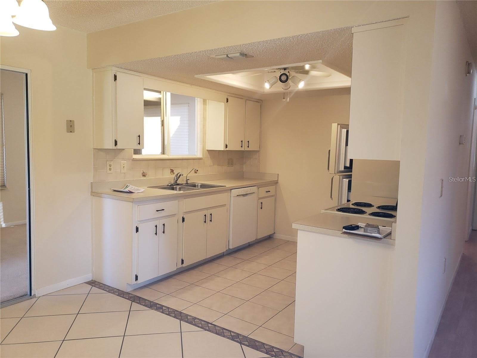 10911 SW 86TH Court – photo 5