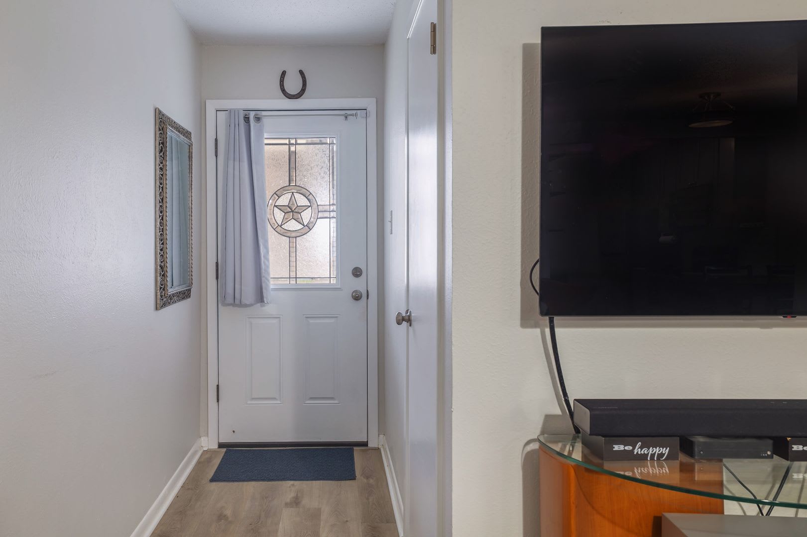 Available: 1 BD / 1 BA Northwest Hills Townhome – photo 4
