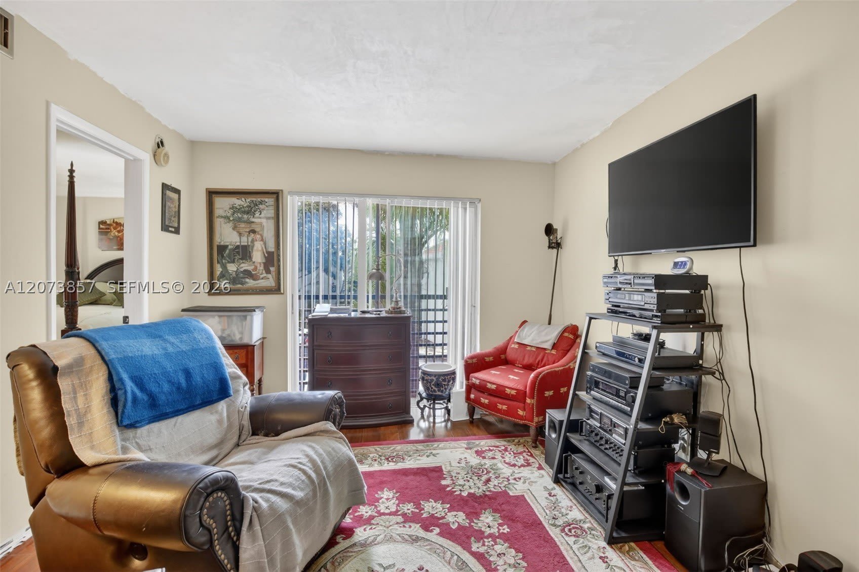 5240 Ne 6Th Ave – photo 3