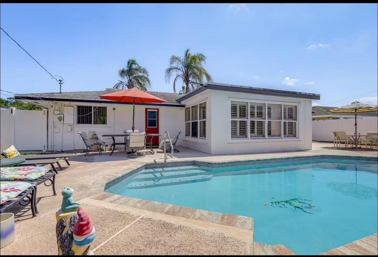 4295 Crestdale Street – photo 3